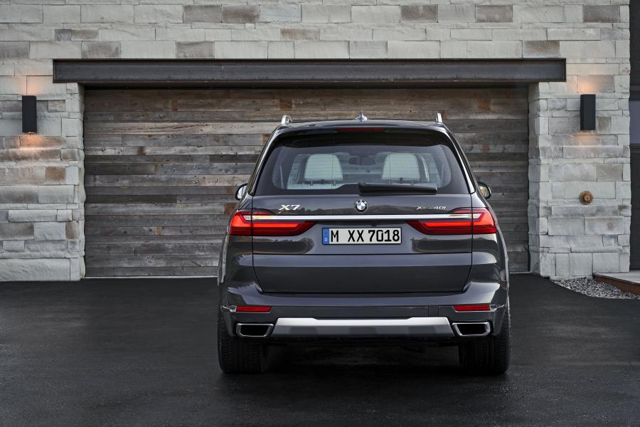  BMW X7 xDrive40i (G07) 2017 года  (WW) (фото 4 из 101)